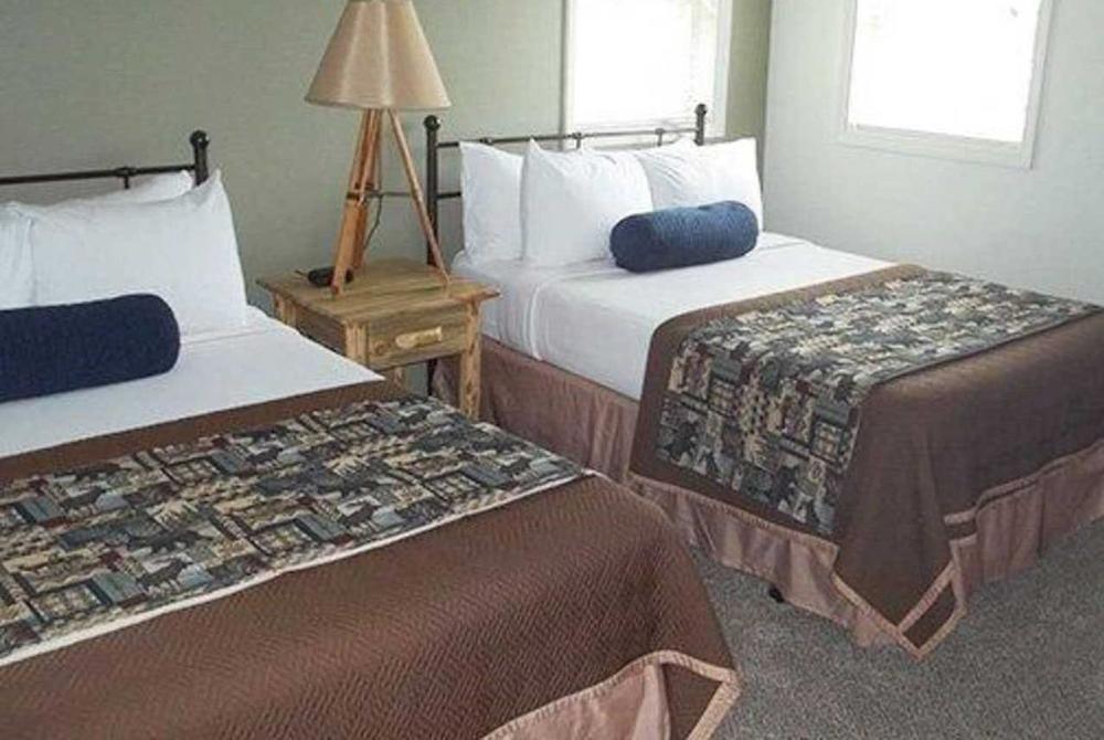 Travelodge By Wyndham Gardiner Yellowstone Park North Entr Экстерьер фото