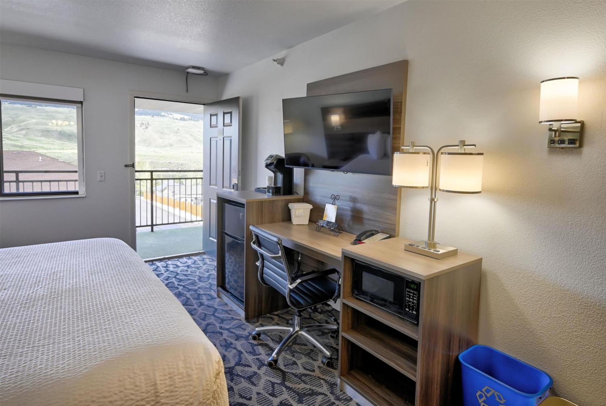 Travelodge By Wyndham Gardiner Yellowstone Park North Entr Экстерьер фото