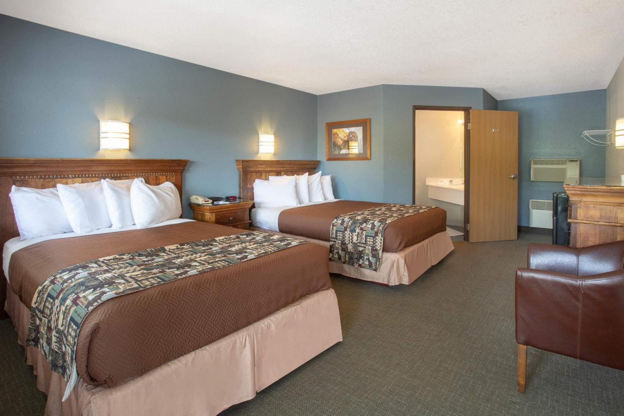 Travelodge By Wyndham Gardiner Yellowstone Park North Entr Экстерьер фото
