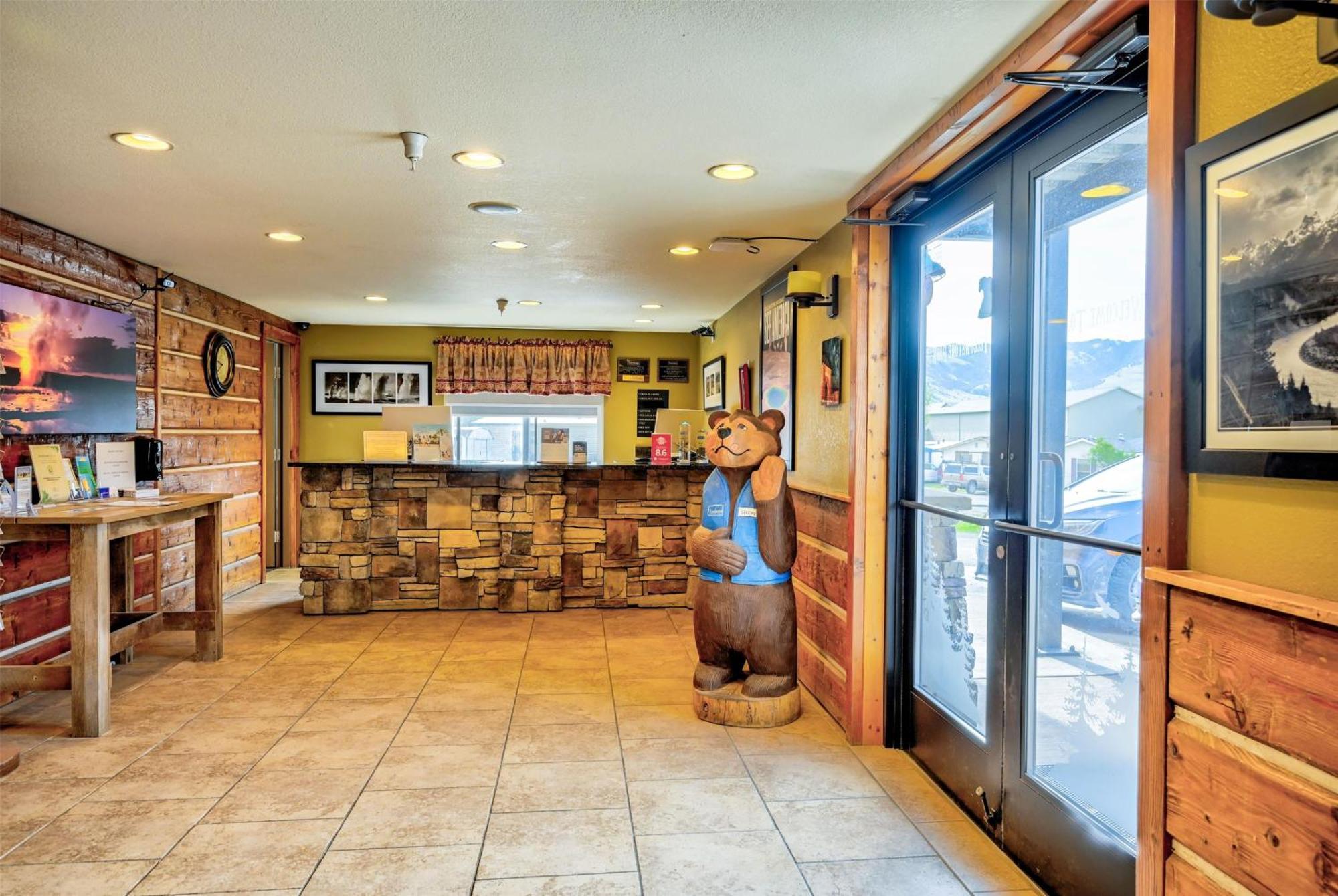 Travelodge By Wyndham Gardiner Yellowstone Park North Entr Экстерьер фото