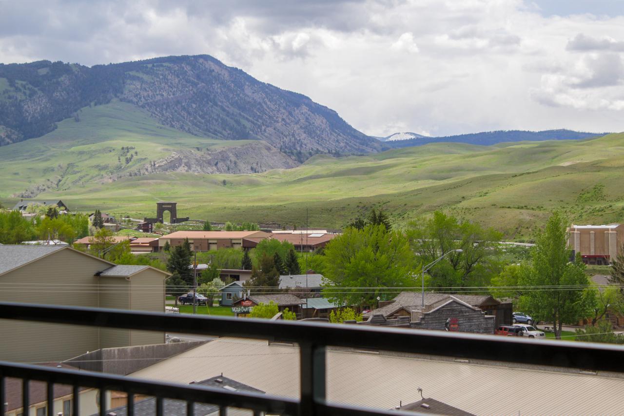 Travelodge By Wyndham Gardiner Yellowstone Park North Entr Экстерьер фото